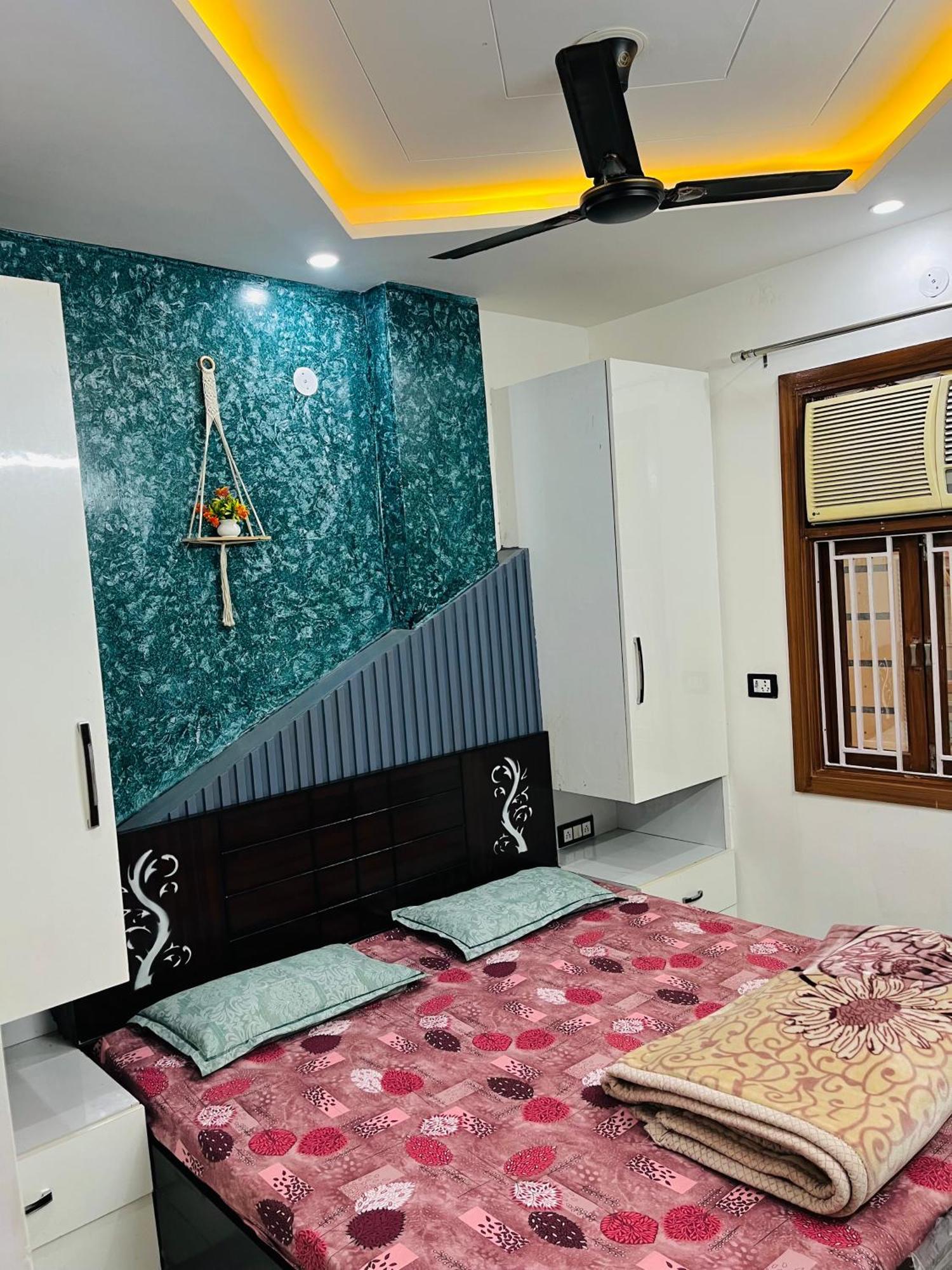 Luxury 1 Bhk Flat In New Delhi