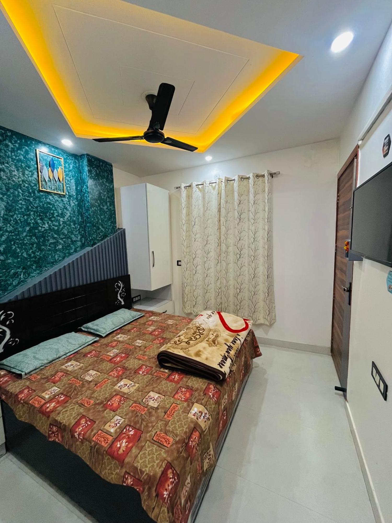 Luxury 1 Bhk Flat In Apartment