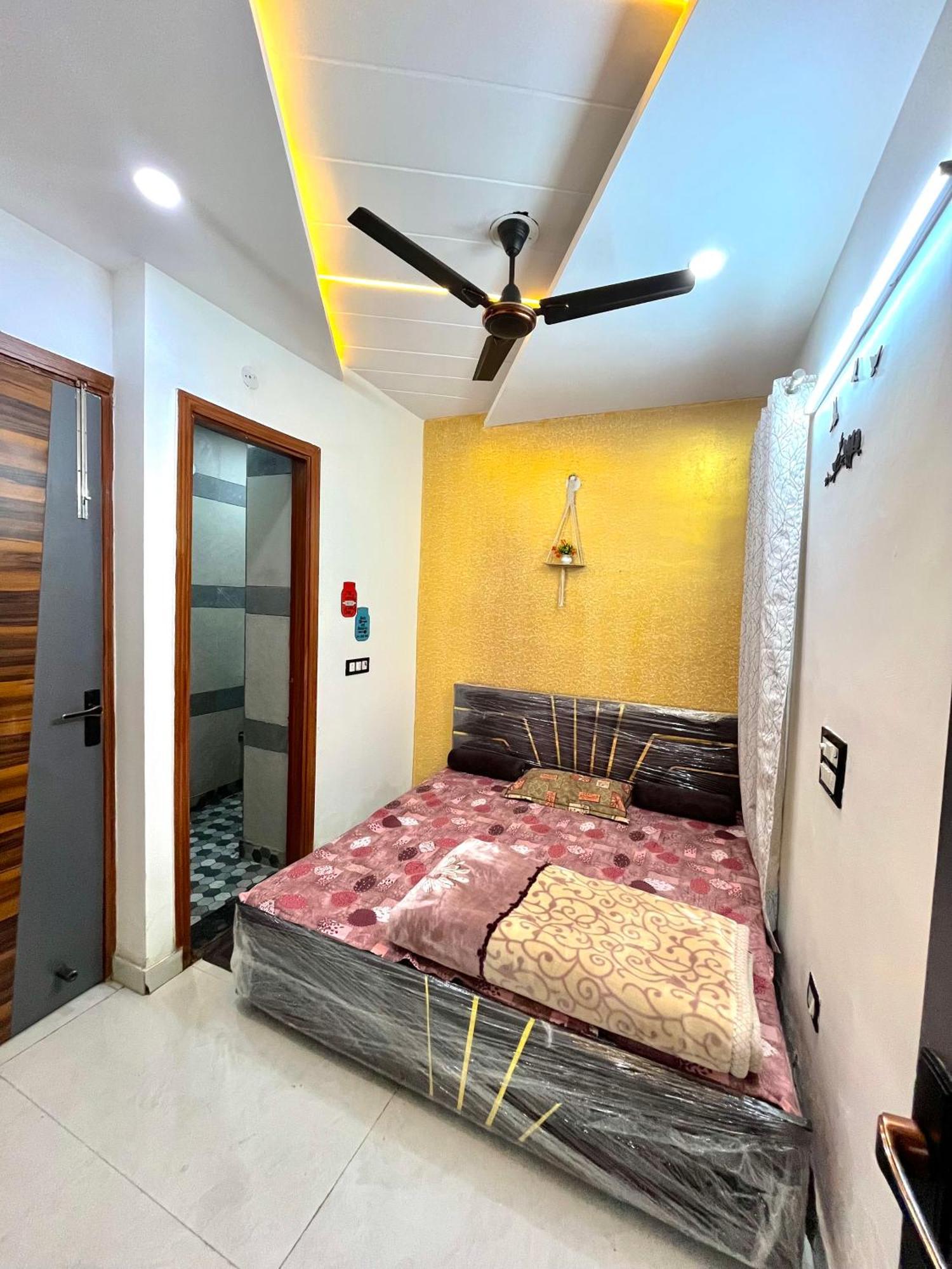 Luxury 1 Bhk Flat In Apartment New Delhi