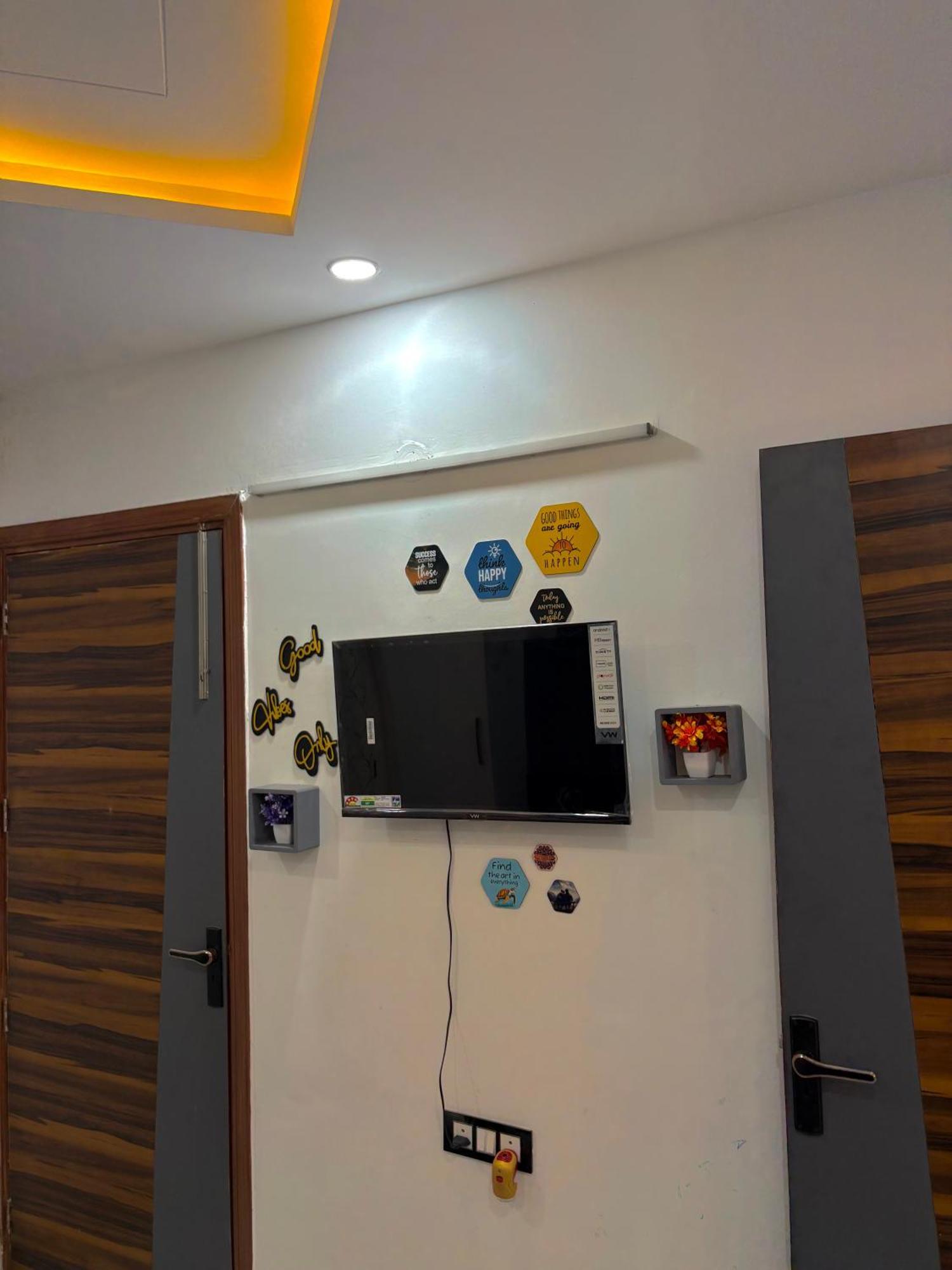 Luxury 1 Bhk Flat In New Delhi