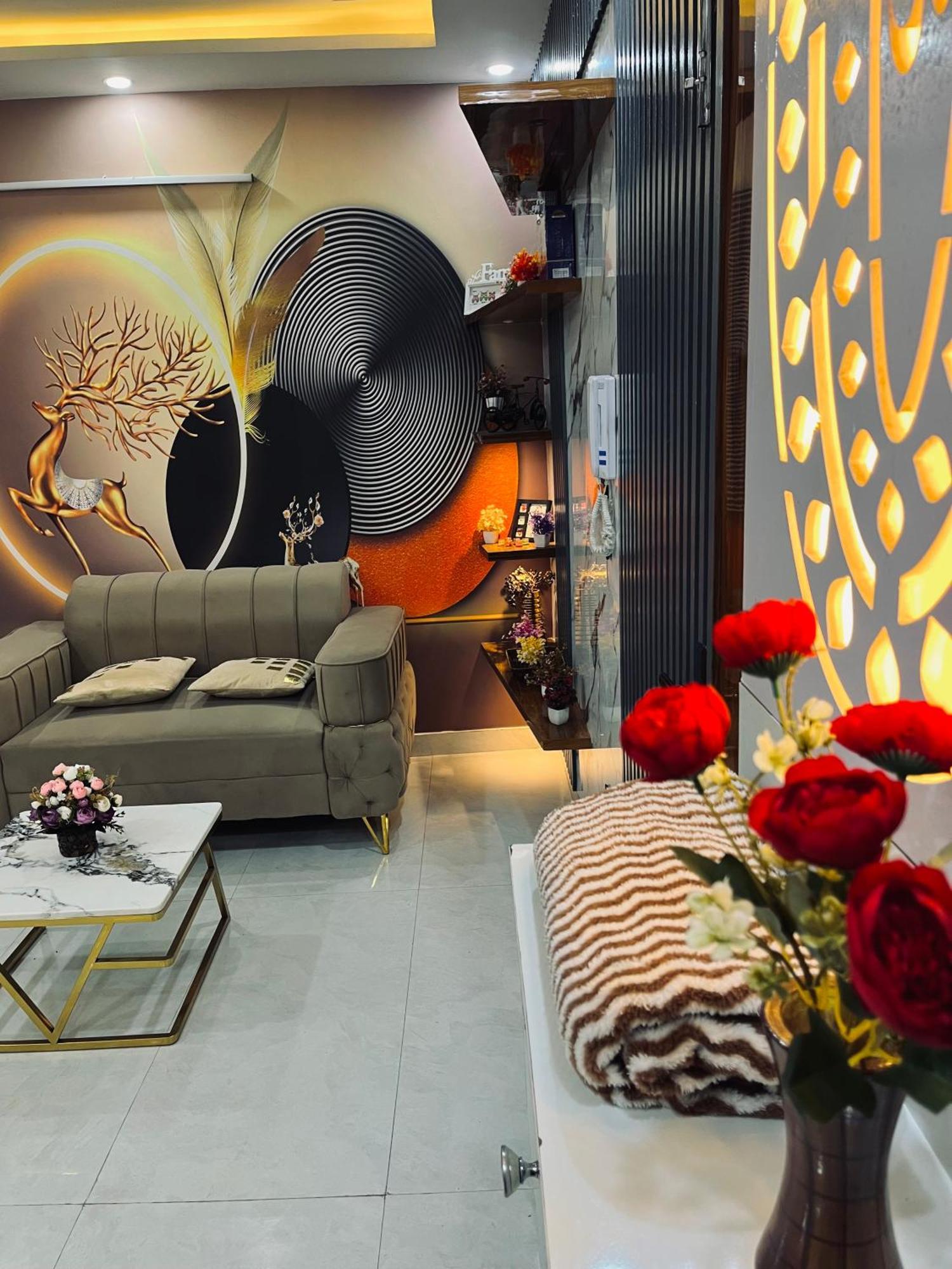 Apartment Luxury 1 Bhk Flat In *