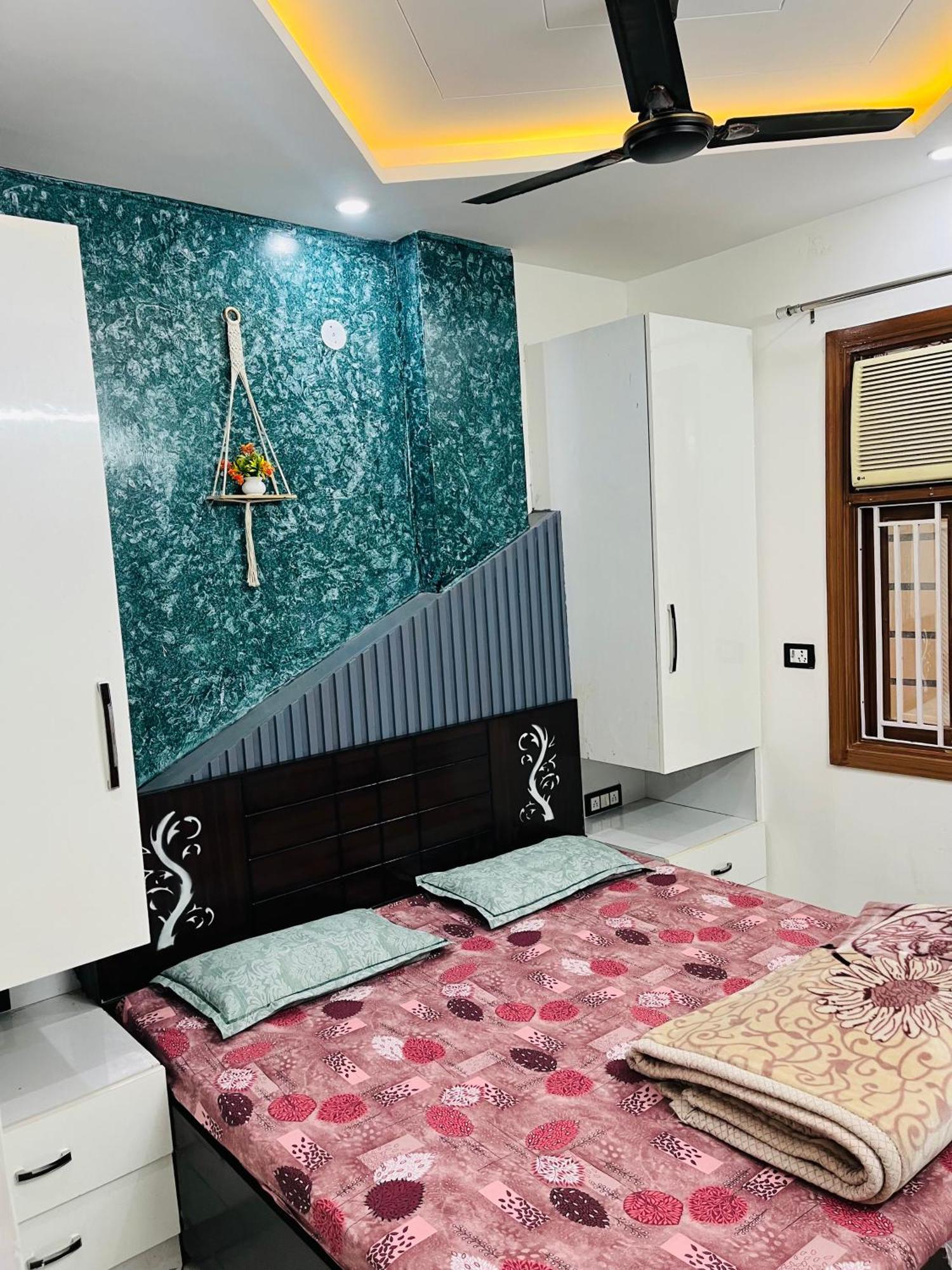 Apartment Luxury 1 Bhk Flat In New Delhi